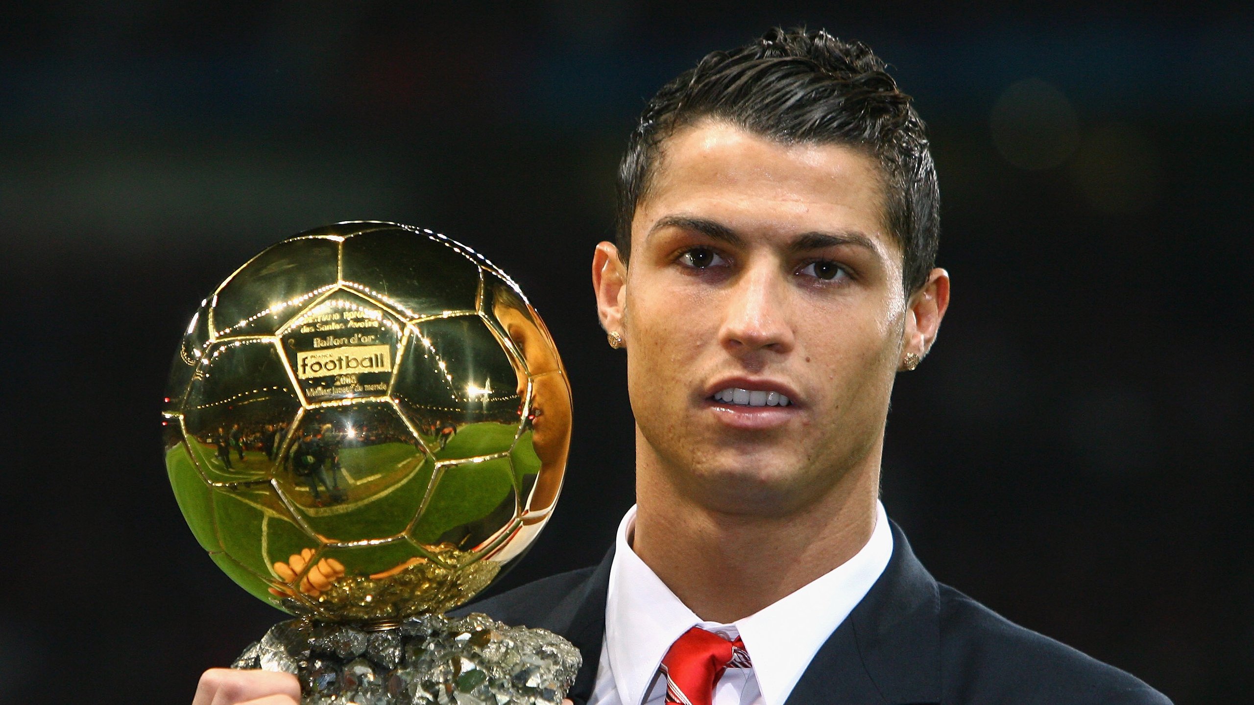 冠军球队球员比赛背后的训练日常被纪录片呈现,冠军背后的人