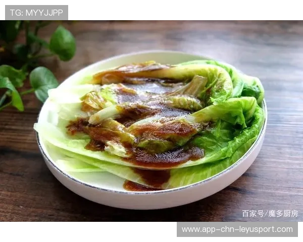 国足运动员营养配餐方案，足球运动员饮食和营养